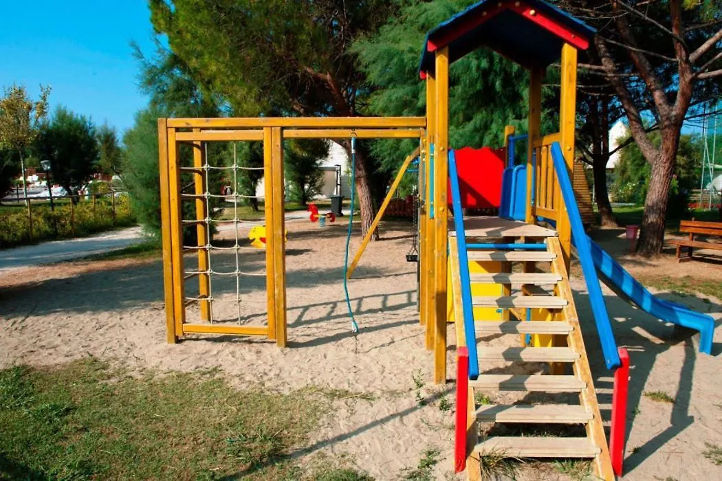 Feriendorf Le Tamerici Mobilehome Asinara Fuer 5 Personen Marina di Cecina Holiday home